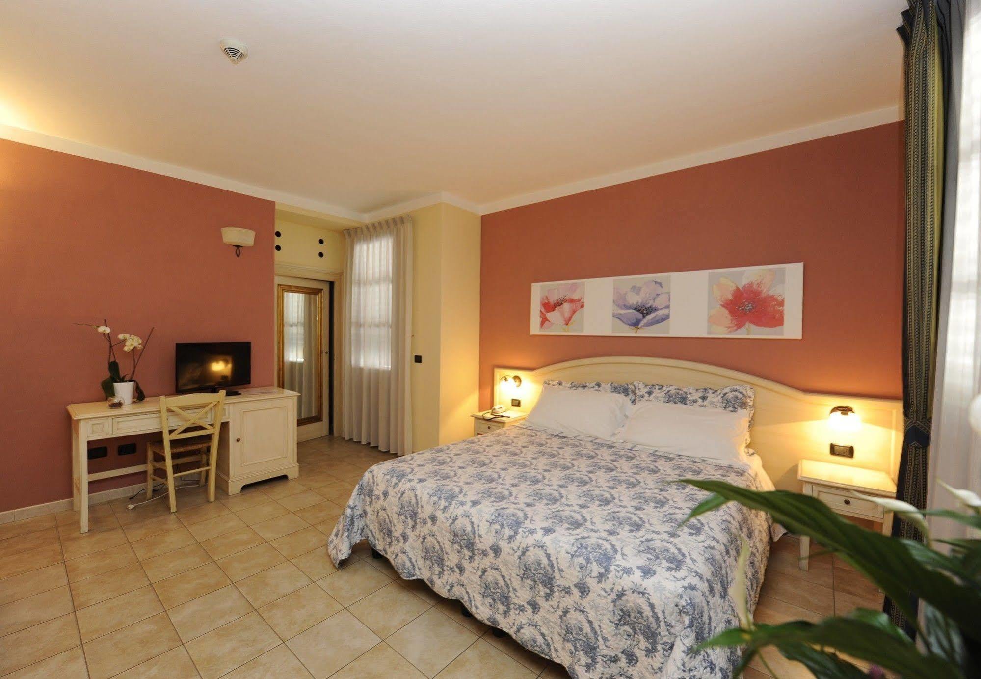 Hotel Sextum Bientina Ngoại thất bức ảnh